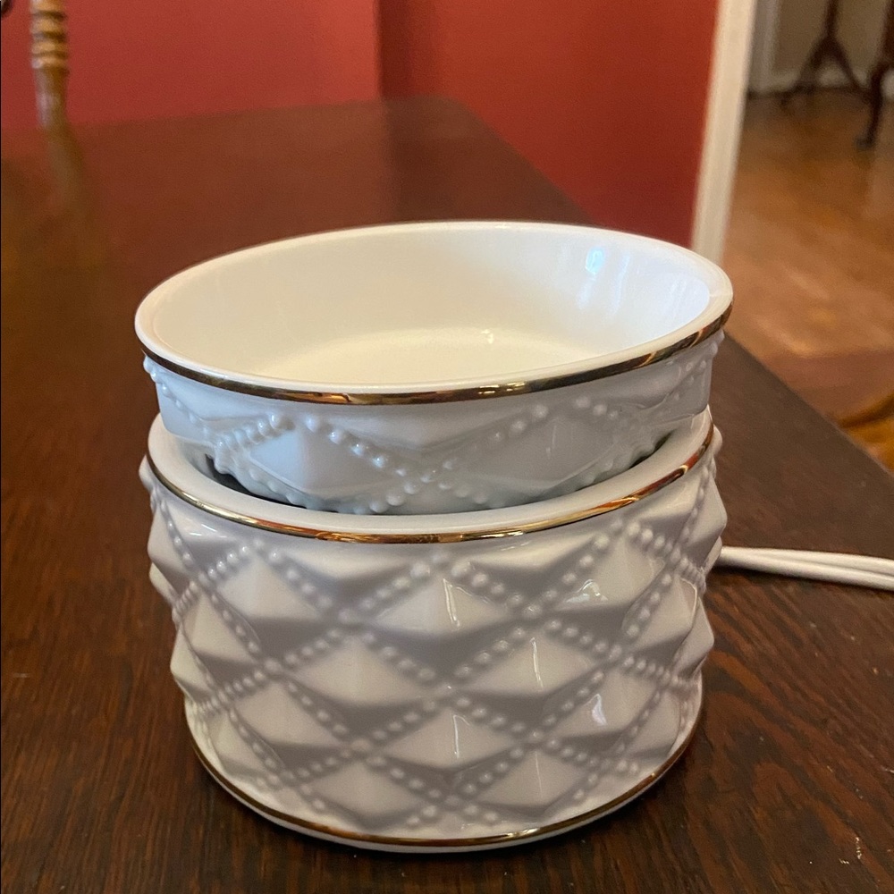 NWOT Scentsy Element Warmer
